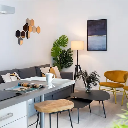 Correduria Apartment